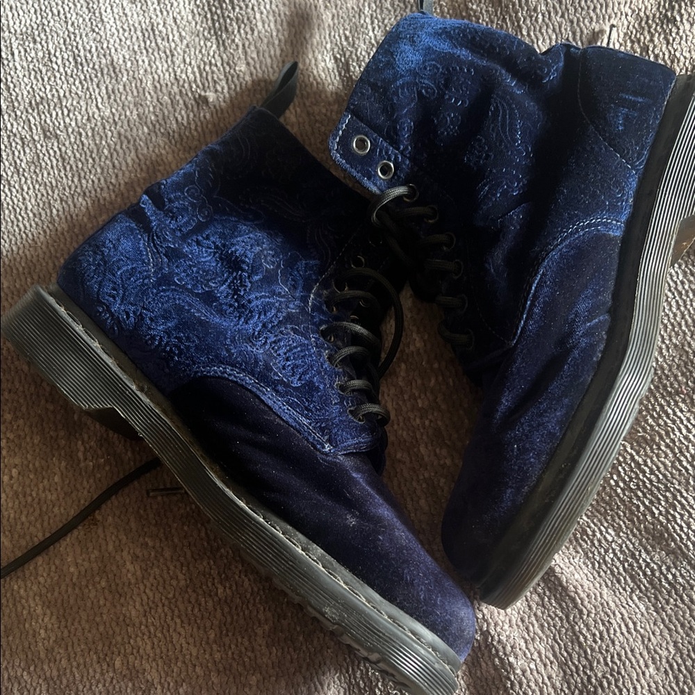 Doc Dr Marten’s Rare Navy Blue Brocade Velvet Lace-Up Combat Boots 9